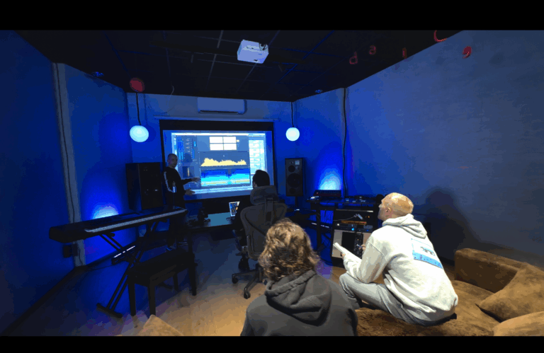 Music production course in Amsterdam - Plugin Music - Techno